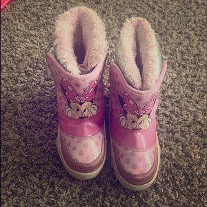 Minnie Mouse toddler snow boots